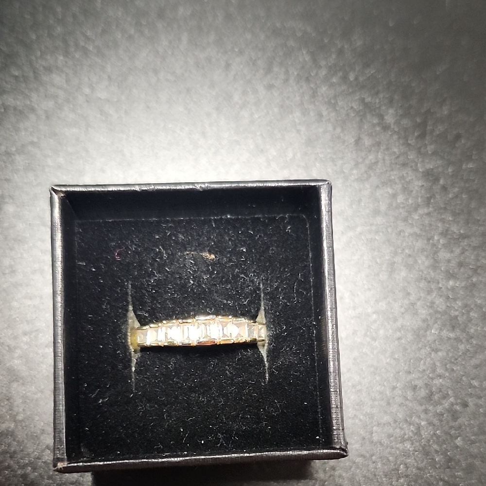 Elegant Gold Band Ring size 10